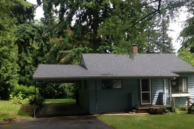 Property Photo:  400 N 19th Ave  WA 98626 