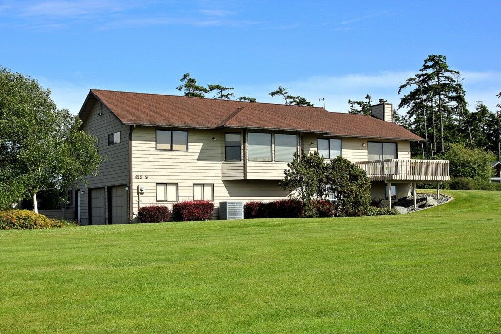 Property Photo:  655 Engle Rd  WA 98239 