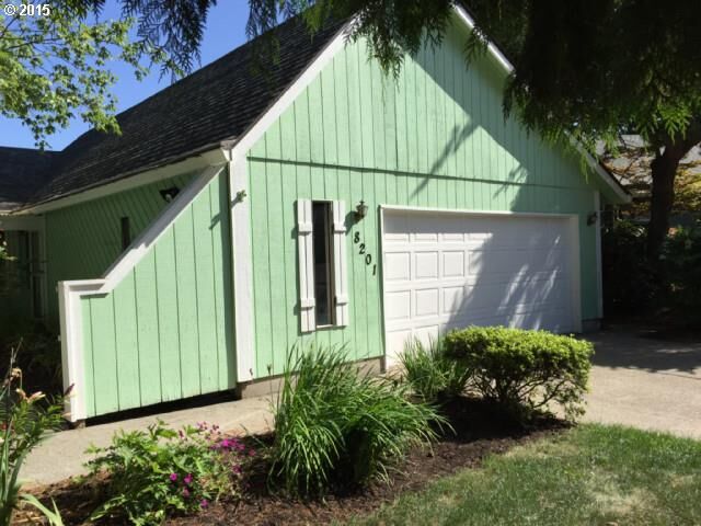 Property Photo: 8201 SW Seminole Tr OR 97062