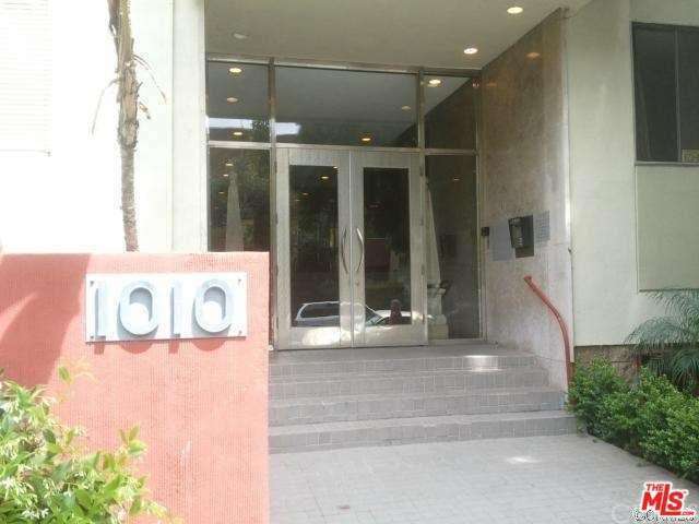 Property Photo:  1010 N Kings Rd 311  CA 90069 