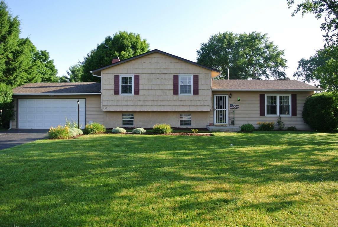 Property Photo: 236 Sherwood Downs S Road OH 43055