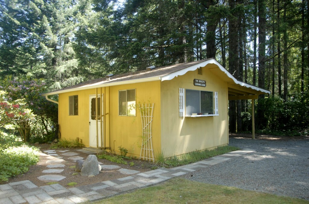 Property Photo:  71 E Leisure Lane  WA 98546 