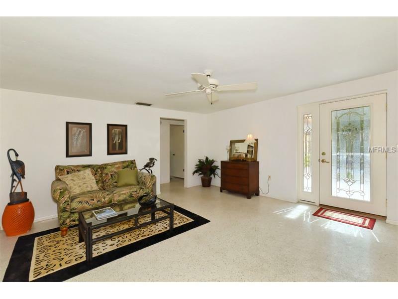 Property Photo:  5112 Oakmont Place  FL 34242 