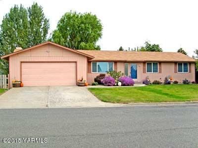 Property Photo: 611 Blossom Ln WA 98953