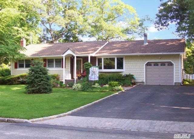 Property Photo:  2 Dove Road  NY 11953 