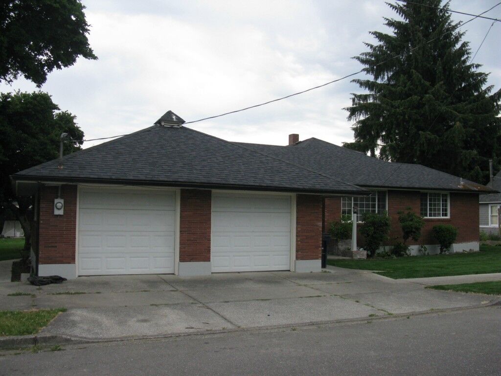 Property Photo: 940 E Sterling St WA 98284