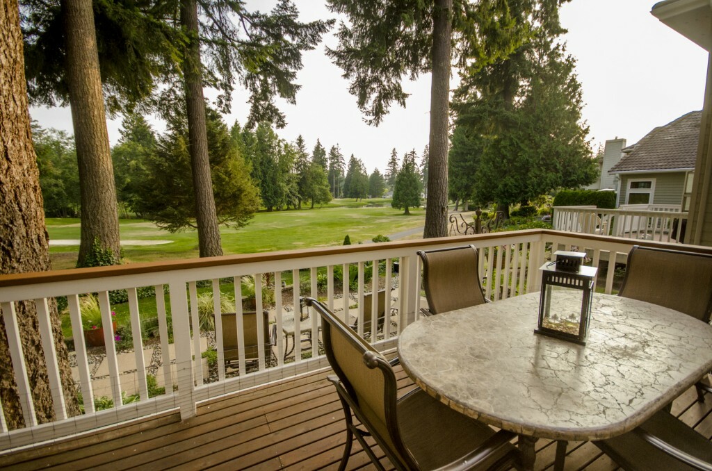 Property Photo:  2000 Village Green Drive 10  WA 98012 