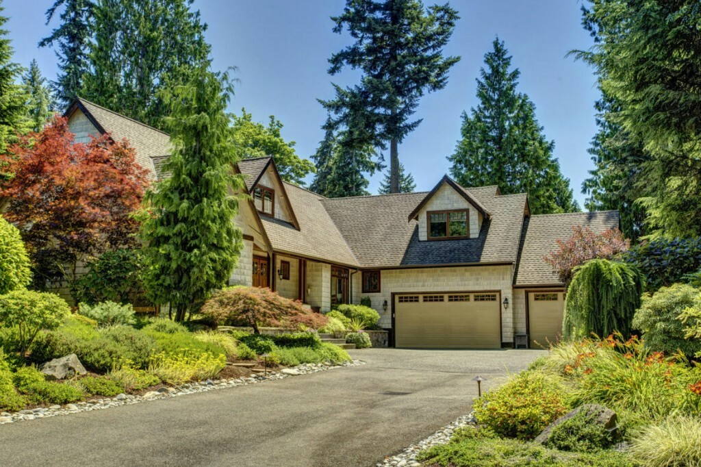 Property Photo:  11811 NE 73rd St  WA 98033 