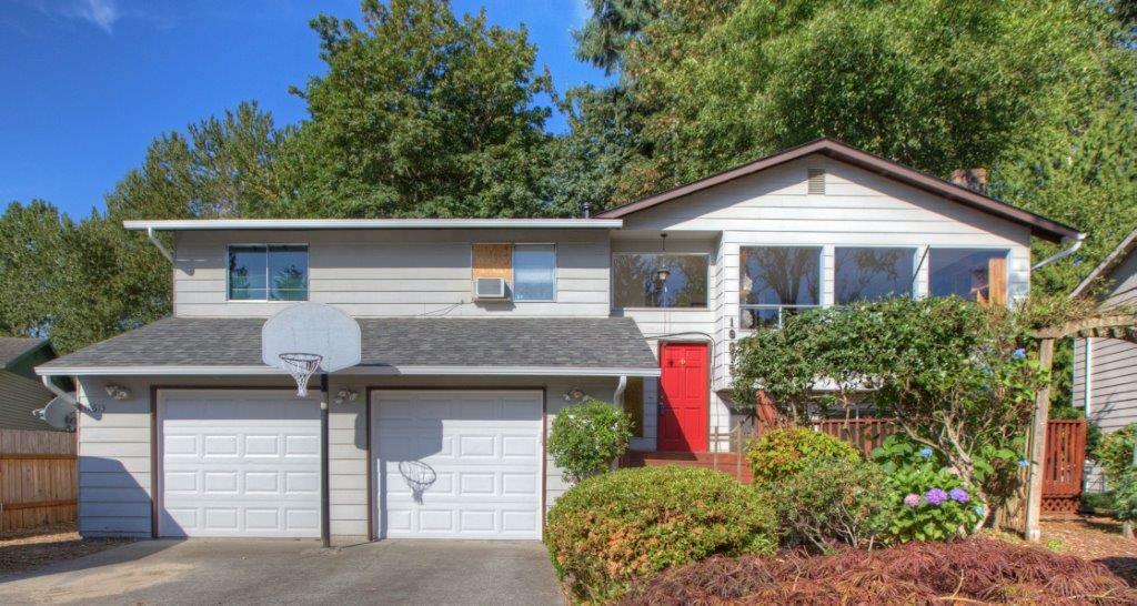 Property Photo:  19613 143rd Place SE  WA 98058 