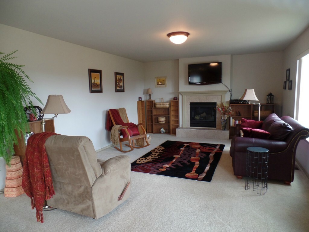 Property Photo:  200 Fir St  WA 98563 