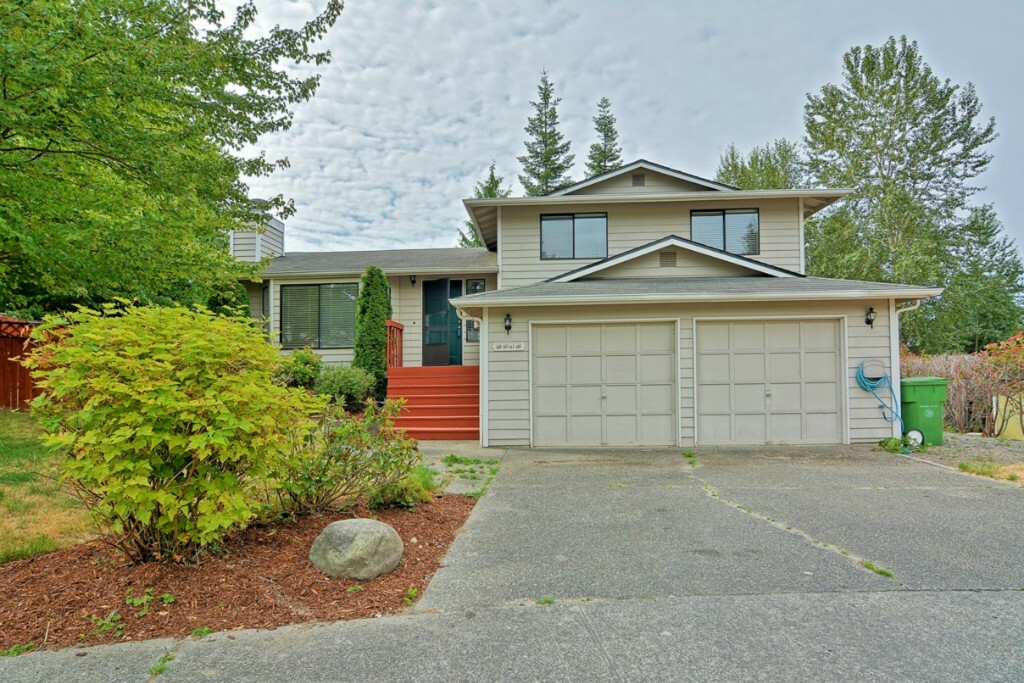 Property Photo:  8918 16th Place SE  WA 98258 