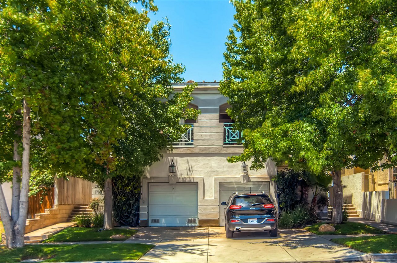 Property Photo:  1718 Diamond Street  CA 92109 