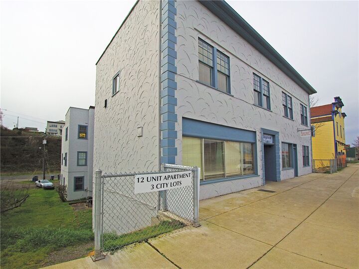 Property Photo: 306 W 1st St WA 98362