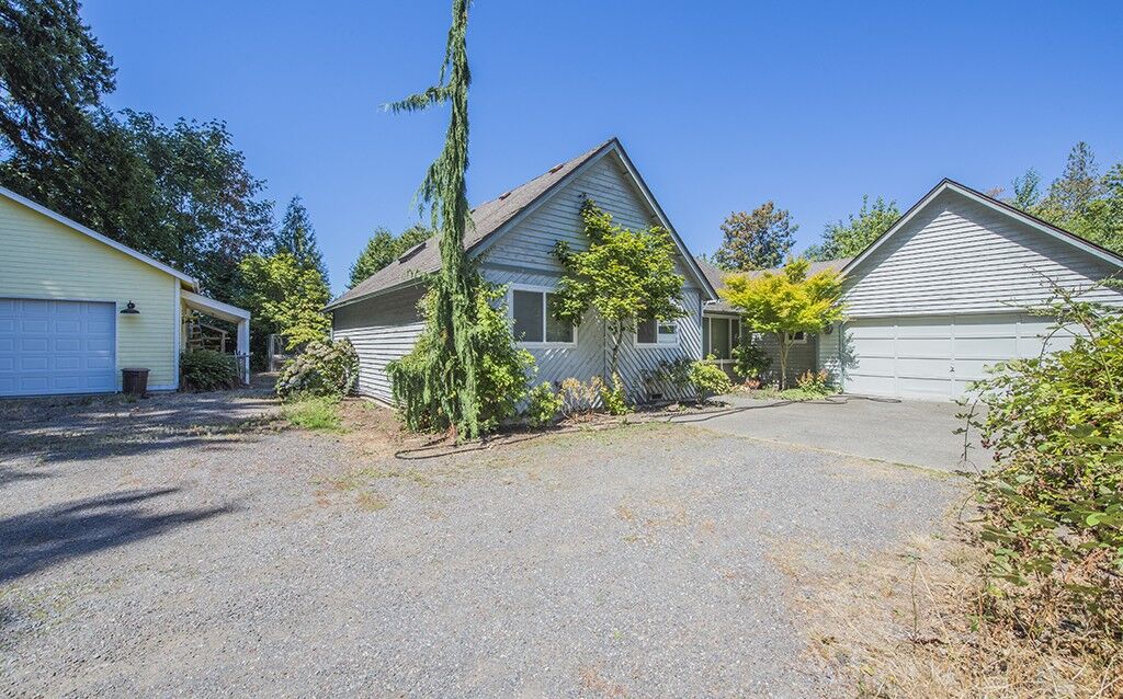 Property Photo:  26029 204th Ave SE  WA 98042 