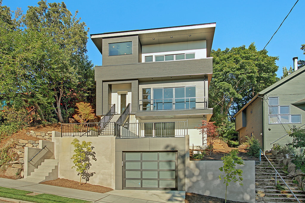 Property Photo:  416 33rd Ave  WA 98122 