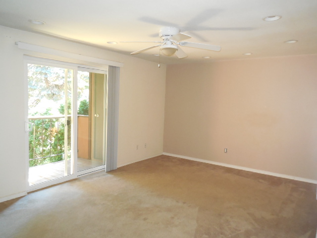 Property Photo: 7307 224th St SW D-4 WA 98026