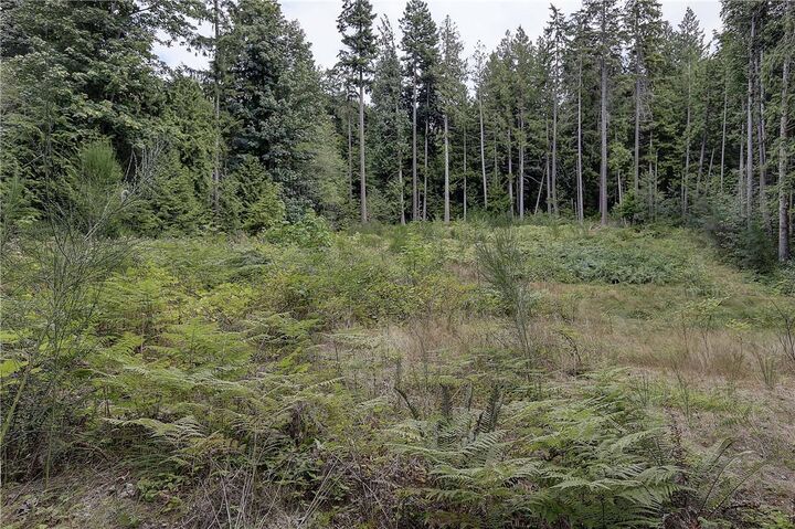 Property Photo:  2 Sandy Dr  WA 98928 