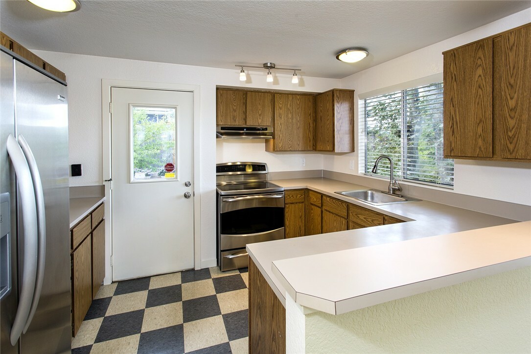 Property Photo:  3003 E Pine St  WA 98122 