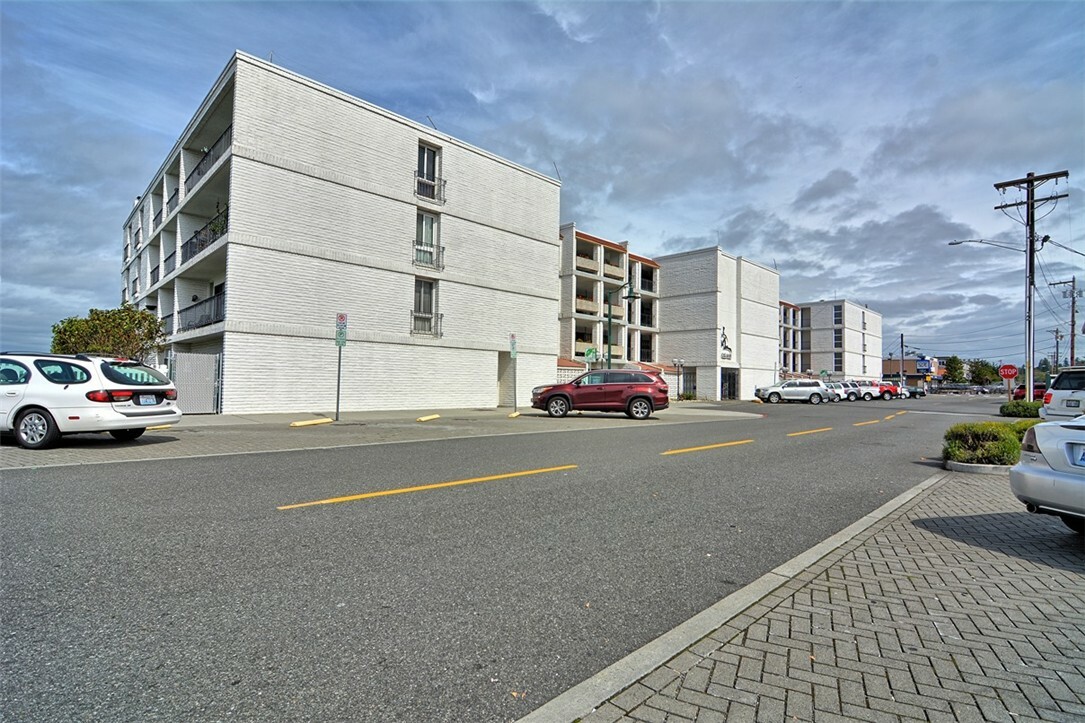 Property Photo:  610 Front St 302  WA 98275 