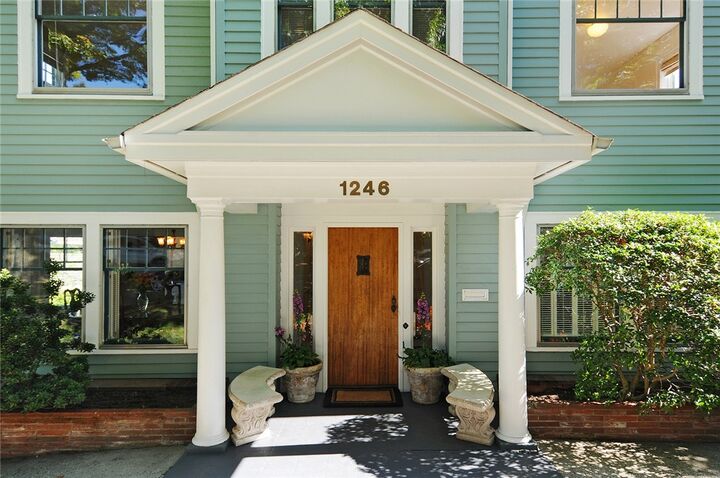 Property Photo:  1246 Bigelow Ave N  WA 98109 