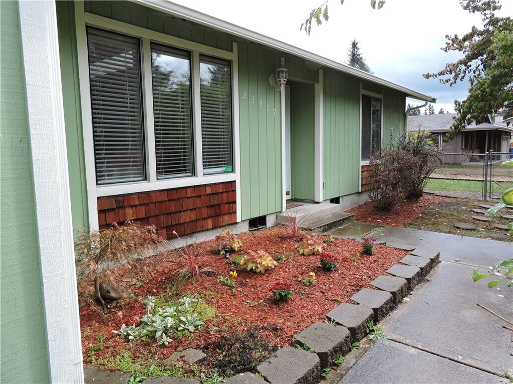 Property Photo: 23917 70th Av Ct E WA 98338
