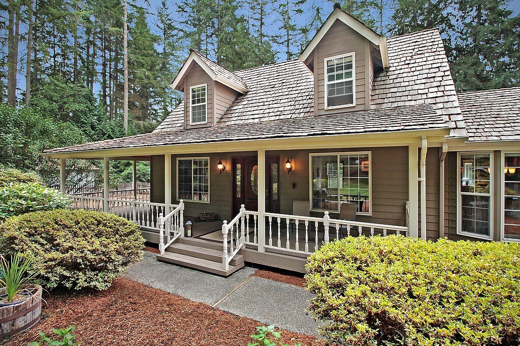 Property Photo:  22807 NE 51st St  WA 98053 