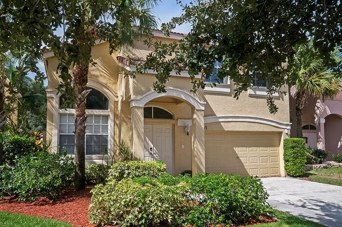Property Photo: 7755 Oak Grove Circle FL 33467