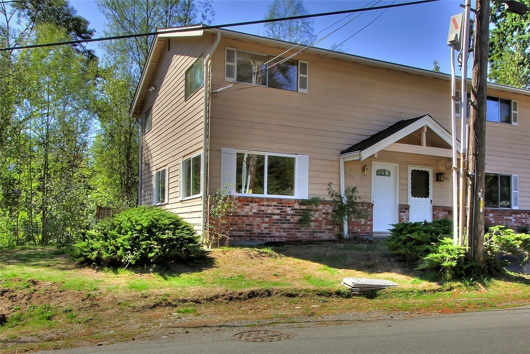 Property Photo:  20101 14th Ave NE 101  WA 98155 