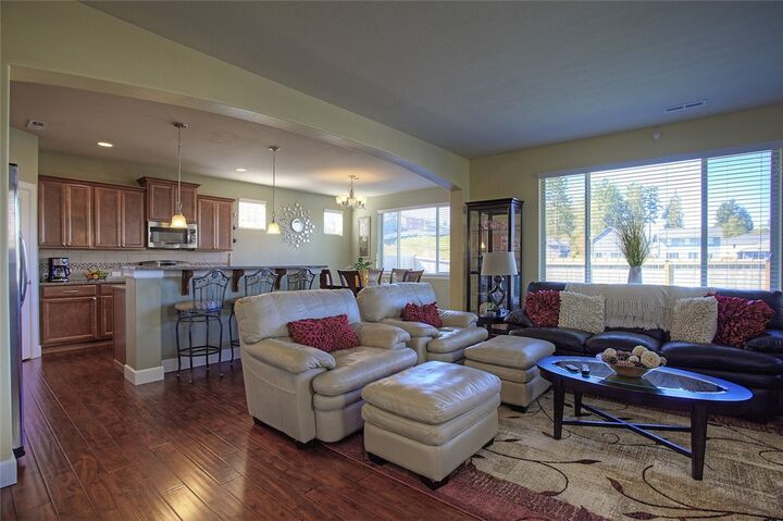Property Photo:  18518 21st Ave E  WA 98387 