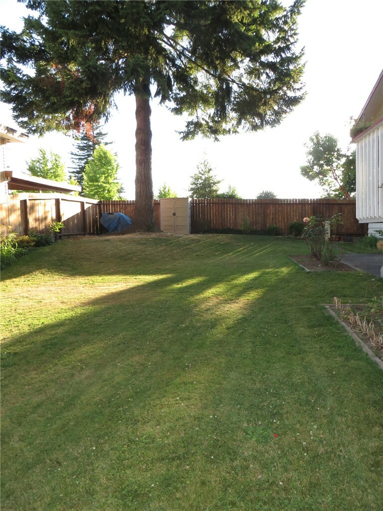 Property Photo:  2321 SW 115th St  WA 98146 