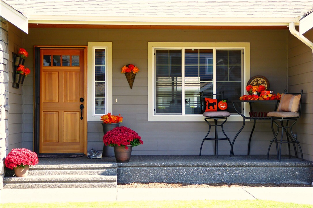Property Photo: 1305 Pearl Lp WA 98264