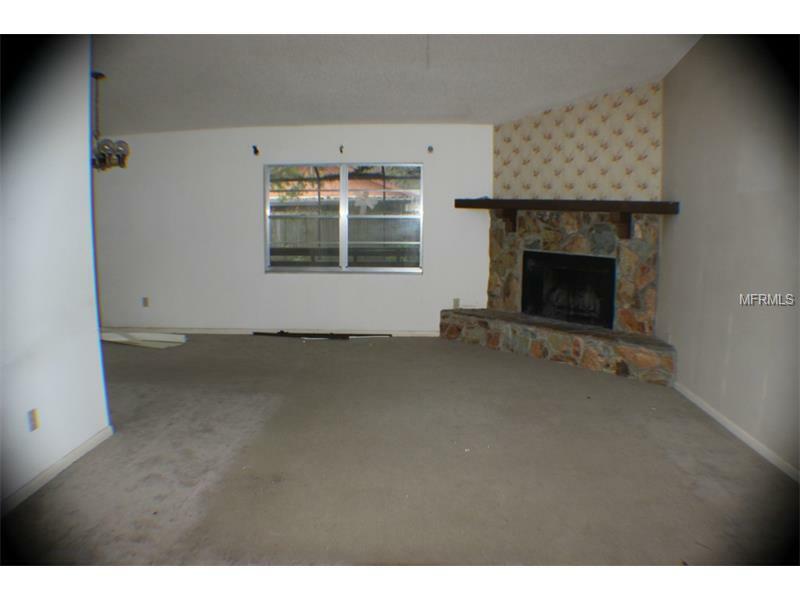 Property Photo: 16119 Northglenn Drive FL 33618