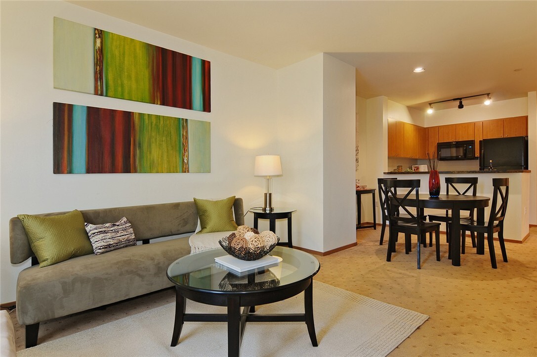 Property Photo: 668 S Lane St 203 WA 98104