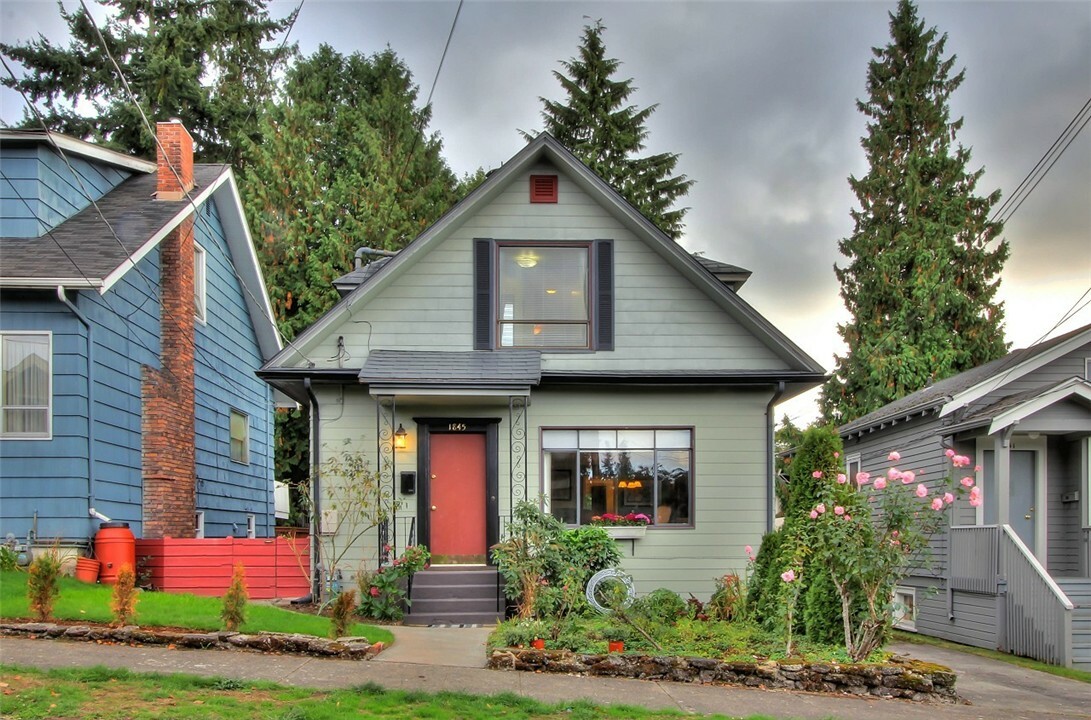 Property Photo: 1845 N 51st St WA 98103