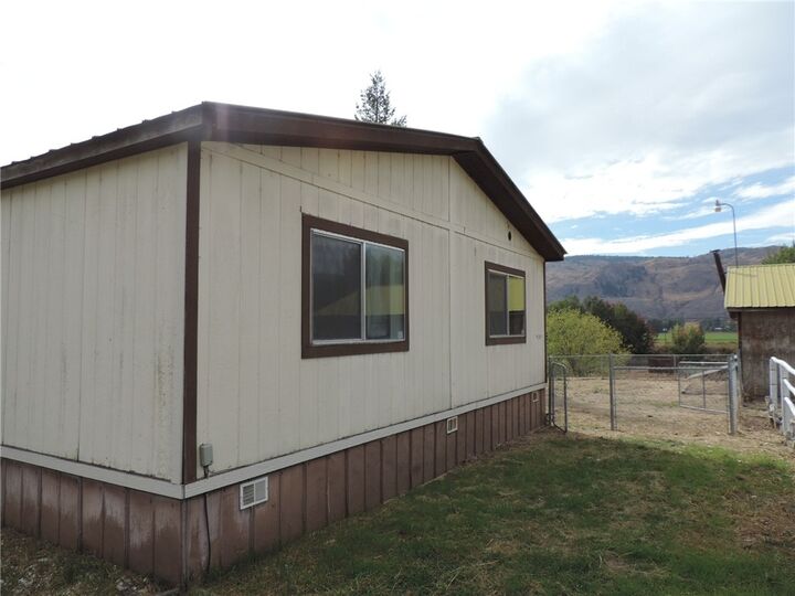 Property Photo:  32683 B Hwy 97  WA 98844 
