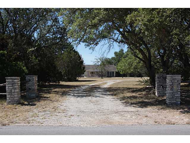 Property Photo:  207 E Meadow Lane  TX 78676 