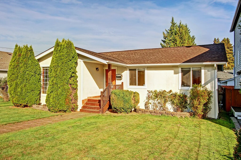 Property Photo:  8526 S 118th St  WA 98178 