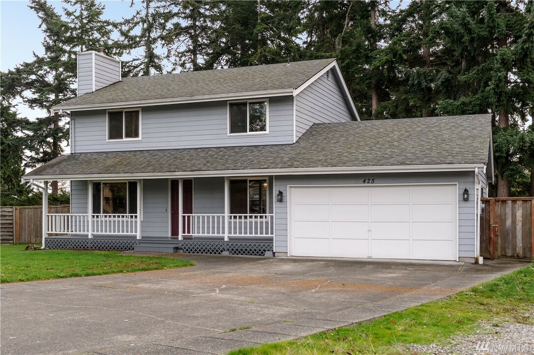 Property Photo:  425 NW 3rd Ave  WA 98277 