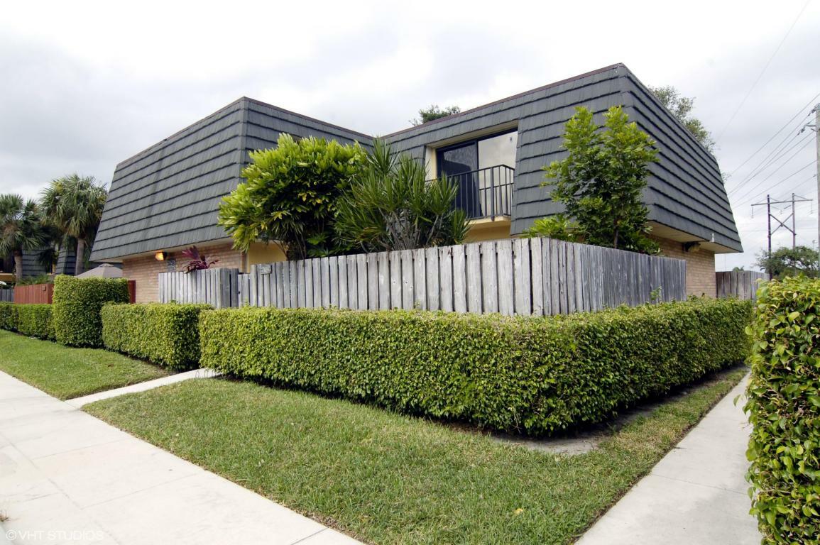 Property Photo: 3116 31st Way FL 33407