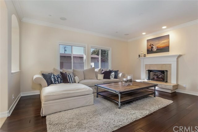 Property Photo:  2205 Speyer Lane B  CA 90278 