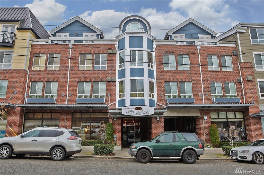 Property Photo: 812 5th Avenue N 209 WA 98109