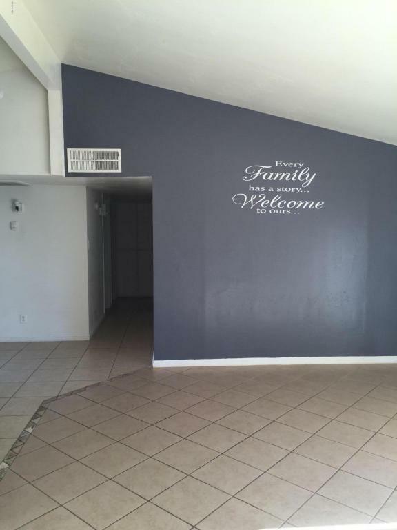 Property Photo: 3817 W Ruth Avenue AZ 85051