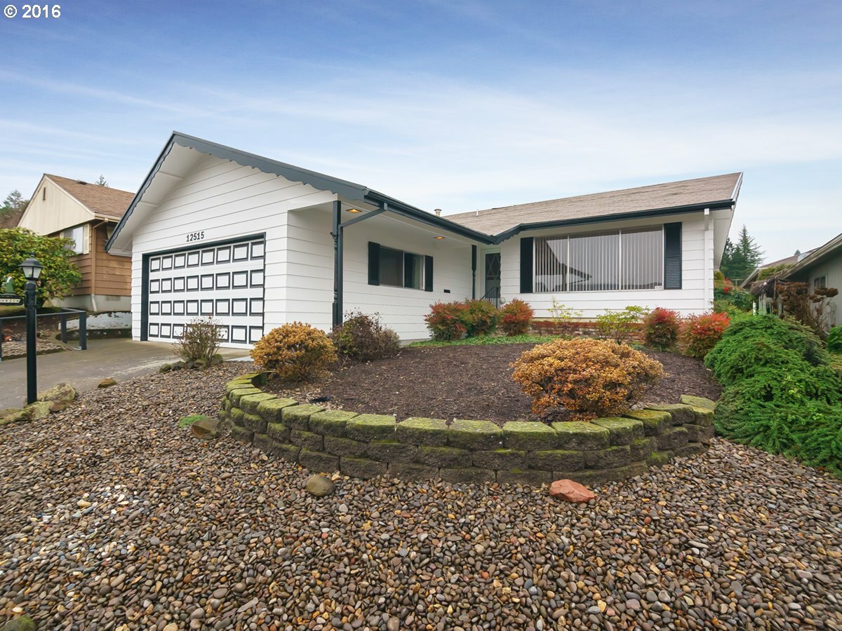 Property Photo: 12515 SW Prince Edward Ct OR 97224