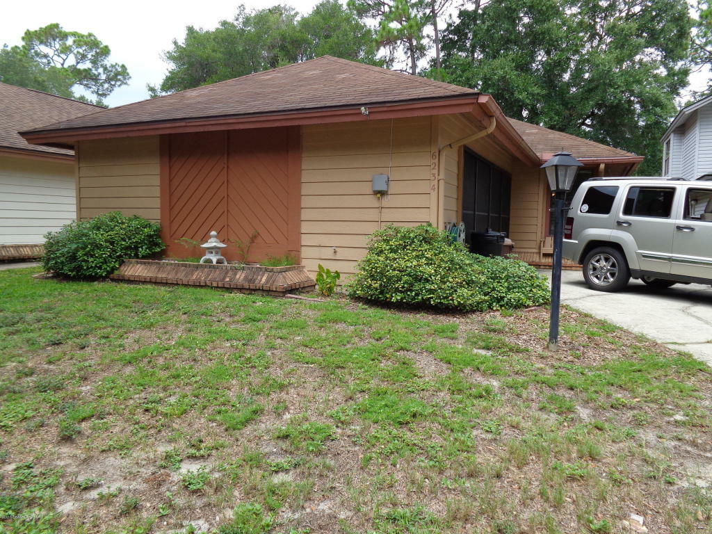 Property Photo: 6234 Klondike Drive FL 32127