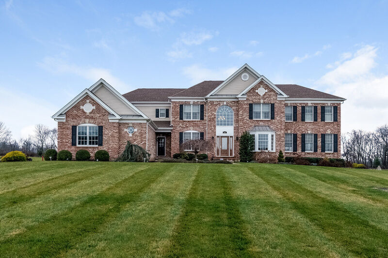 Property Photo:  12 Belmont Ct  NJ 08867 