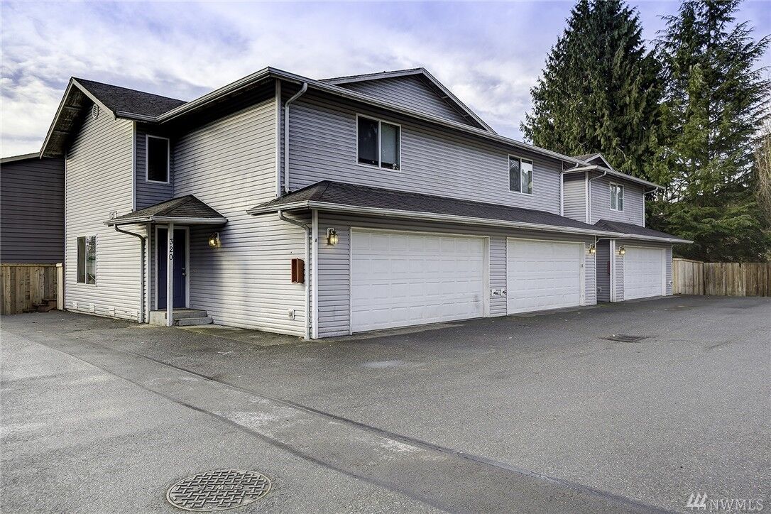 Property Photo: 320 Maple Ave WA 98290