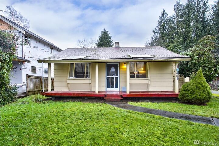 10341 32nd Ave NE  Seattle WA 98125 photo