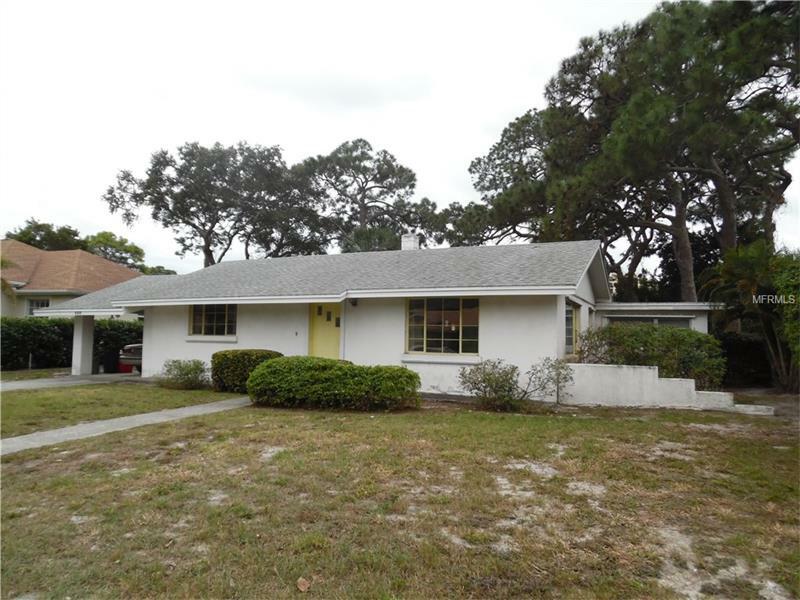 Property Photo:  625 Armada Road S  FL 34285 