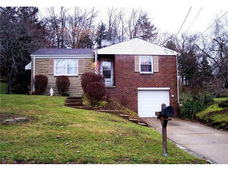 Property Photo: 827 Saratoga Drive PA 15237