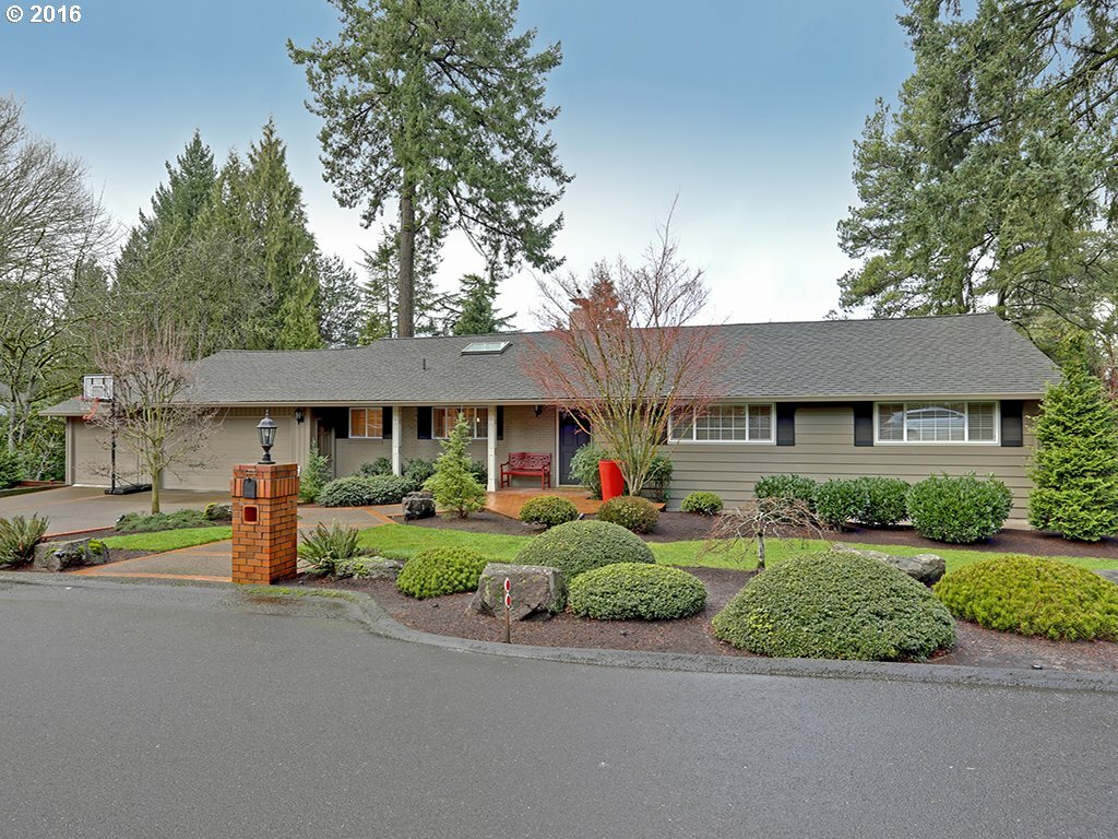 Property Photo:  2775 SW 106th Ave  OR 97225 